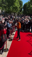 Anthony Delon arrivant au Concerto pour la paix d'Omar Harfouch au théâtre de Béziers le 8 mai 2025.
