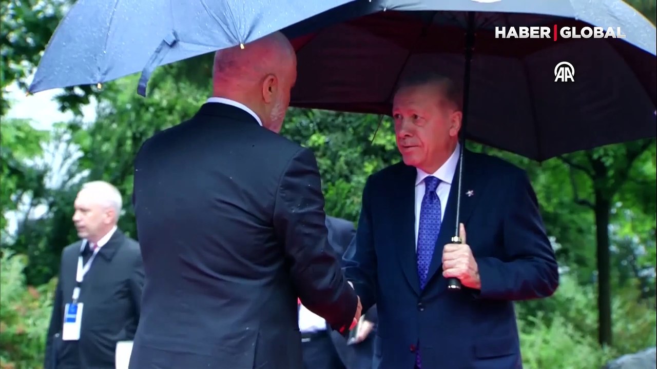 Cumhurbaşkanı Erdoğan Tiran'da: "Arnavutluk'tan tüm dünyaya barışı seslendireceğiz"