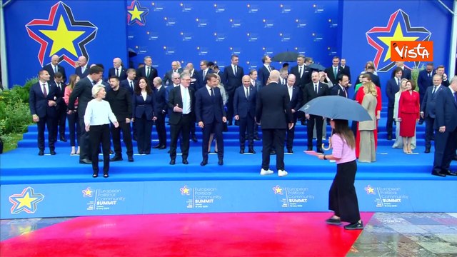 Meloni a Tirana per vertice Comunità Politica Europea, la foto di gruppo con i leader