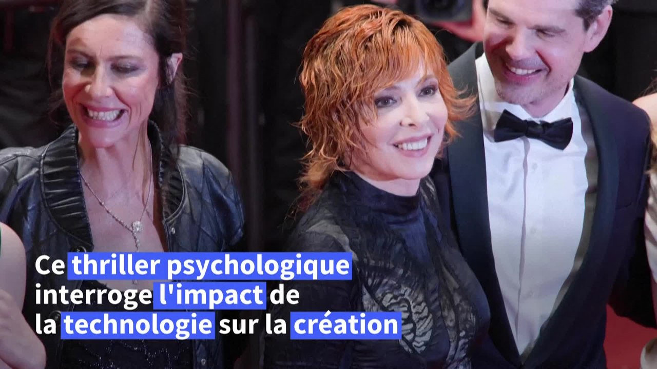 Cannes: Mylène Farmer et l'équipe du film "Dalloway" foulent le tapis rouge