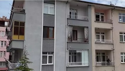 Çilingirle girdiği evde korkunç manzarayla karşılaştı: Derin donduruculardaki poşetlerden erkek cesedi çıktı