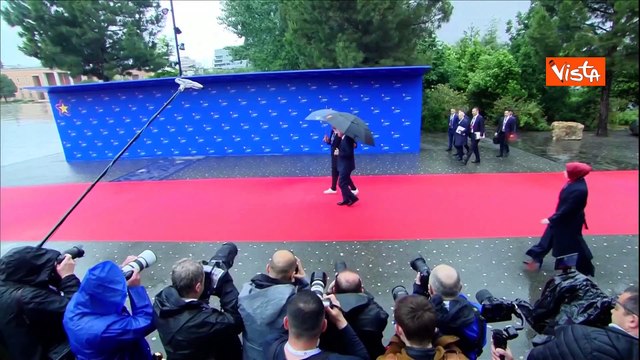 Erdogan arriva a Tirana per vertice Comunità politica europea. Ad accoglierlo Edi Rama