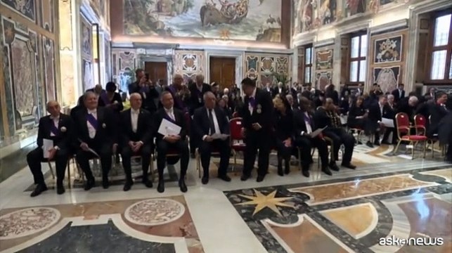 Il Papa: troppi squilibri nel mondo e condizioni indegne di lavoro