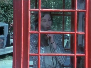 S03 E05. Wasps' Nest.