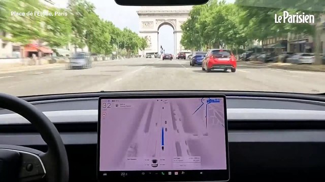 Tesla réussit un test de conduite autonome place de l'Étoile à Paris