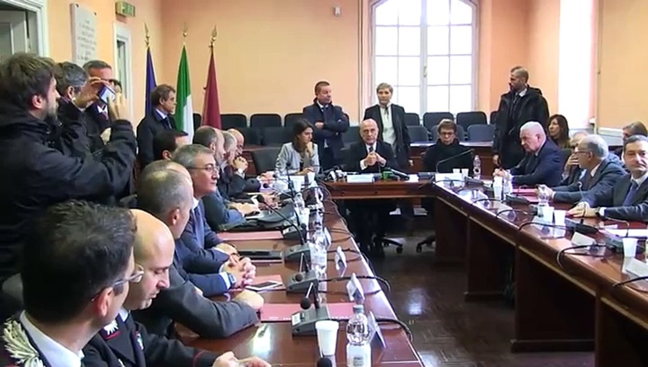 Ostia, Minniti: "La libereremo dalla mafia, lotta a criminalità non finisce domenica"