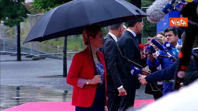 Orban arriva a Tirana. Accolto da Edi Rama, poi saluta Rutte impegnato in un punto stampa