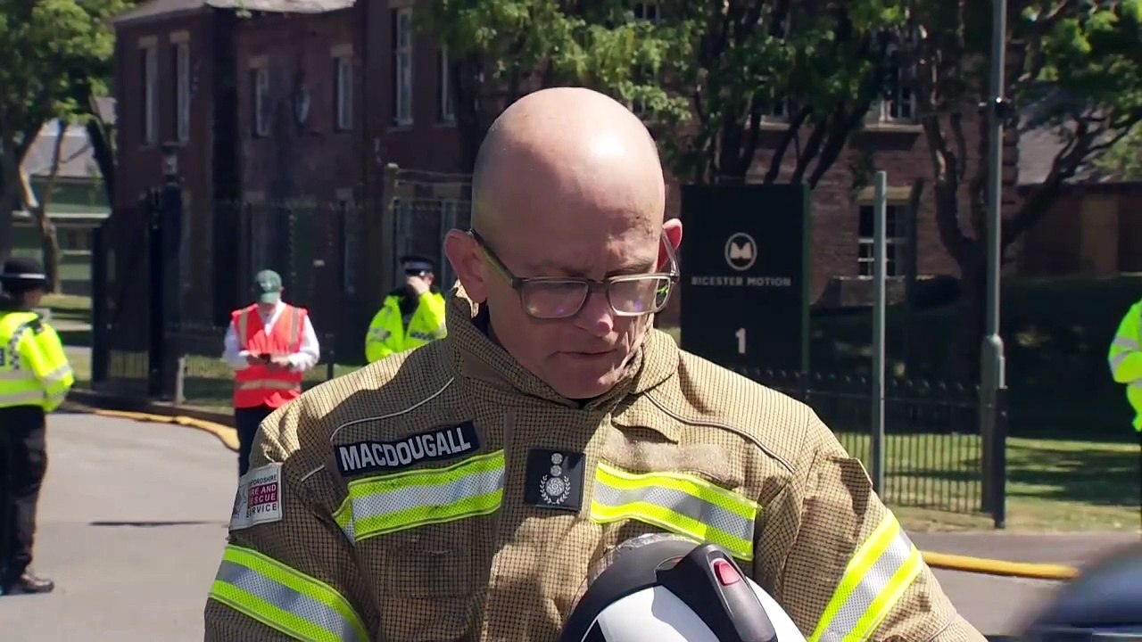 Emotional fire chief hails two firefighters killed