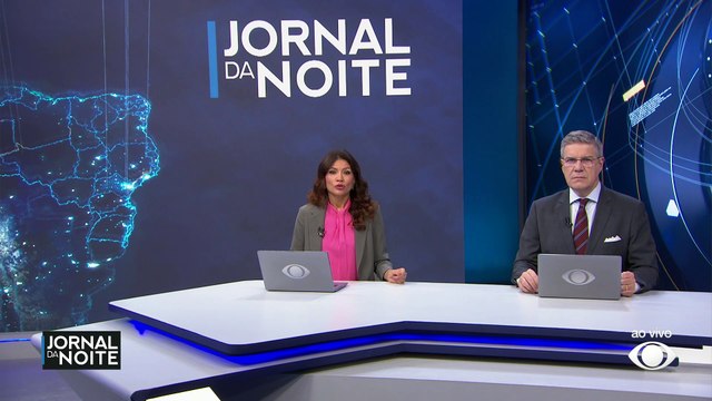 Carreta capota, pega fogo e deixa um morto no Distrito Federal