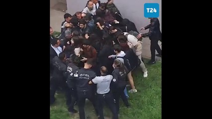 Ankara Üniversitesi öğrencilerinin Ali İsmail Korkmaz anmasına özel güvenlikten müdahale