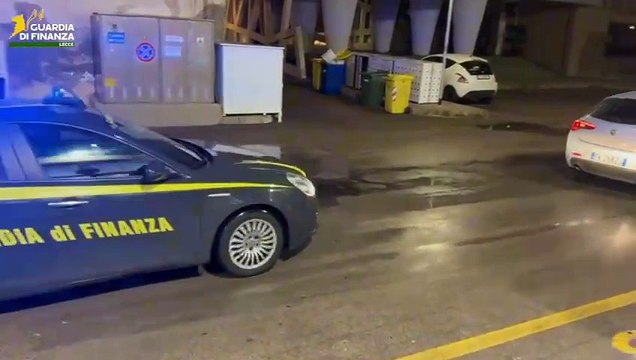 GdiF LECCE: CONTRASTO AL TRAFFICO DI SOSTANZE STUPEFACENTI TRE ARRESTI E SEQUESTRO DI UN CHILO DI COCAINA. (16.05.25)