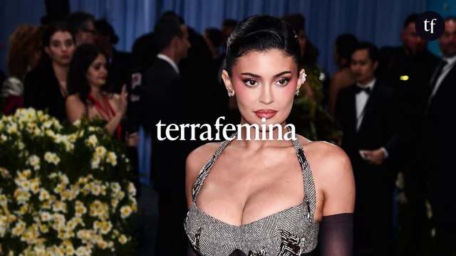 Ozempic et plastique , Elle peut remercier son chirurgien : Kylie Jenner dévoile son fessier en string bikini et les internautes se déchaînent