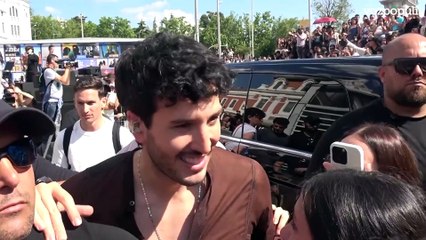 Sebastián Yatra se da un baño de masas en Madrid