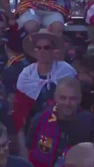 El vídeo más viral de Szczesny fumando en la rúa