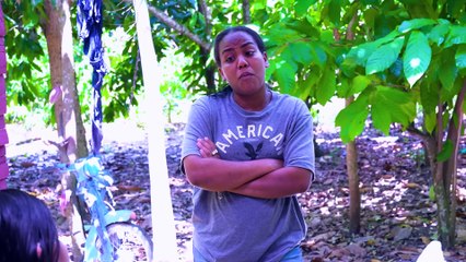 Comia en todas las casas Porque la gente decia que era loco y tenia muchisimo dinero    LA SOCIA 15