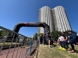 Les pompiers gravissent la tour la plus haute de Rennes
