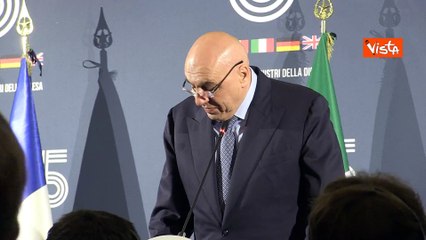 Crosetto: "Necessario uno stretto coordinamento tra alleati su aiuti all'Ucraina"