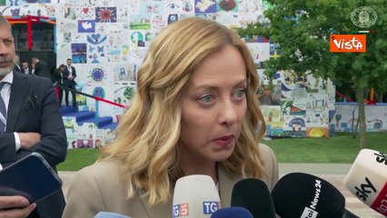 Meloni: Vertici "volenterosi" con Zelensky? Non partecipo, non siamo disponibili a inviare truppe