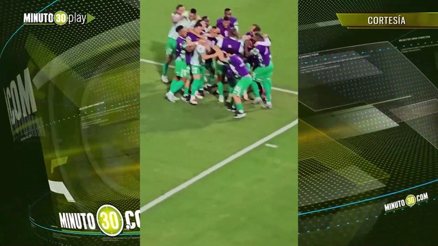 ¡Se la montaron a Matheus y agarraron a 'pata' a Parra! Curiosa celebración de los jugadores de Atlético Nacional