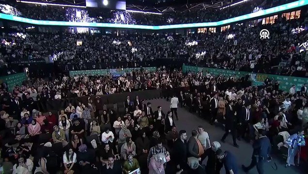 Sagopa Kajmer ve Ferhat Göçer, İstanbul GENÇFEST Programı'nda Erdoğan'la birlikte sahneye çıktı