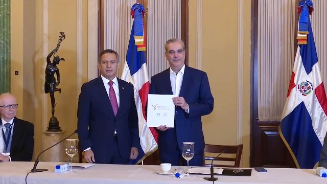 Presidente Abinader recibe la Declaración de Santo Domingo tras culminar la XXII Cumbre Judicial Iberoamericana