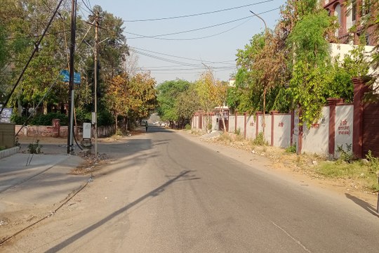 Jaipur Weather : गुलाबी नगर में मौसम का मिजाज गर्म, तापमान बढ़ने से छूट रहे पसीने