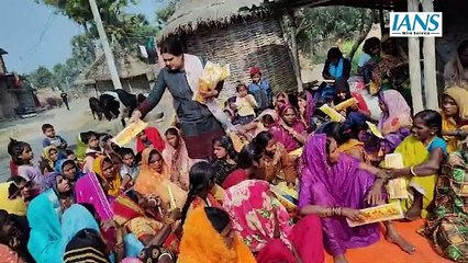 छपरा की खुशबू ठाकुर ने बांटे 10 लाख सैनिटरी पैड, महिलाओं को स्वच्छता की ओर किया प्रेरित 