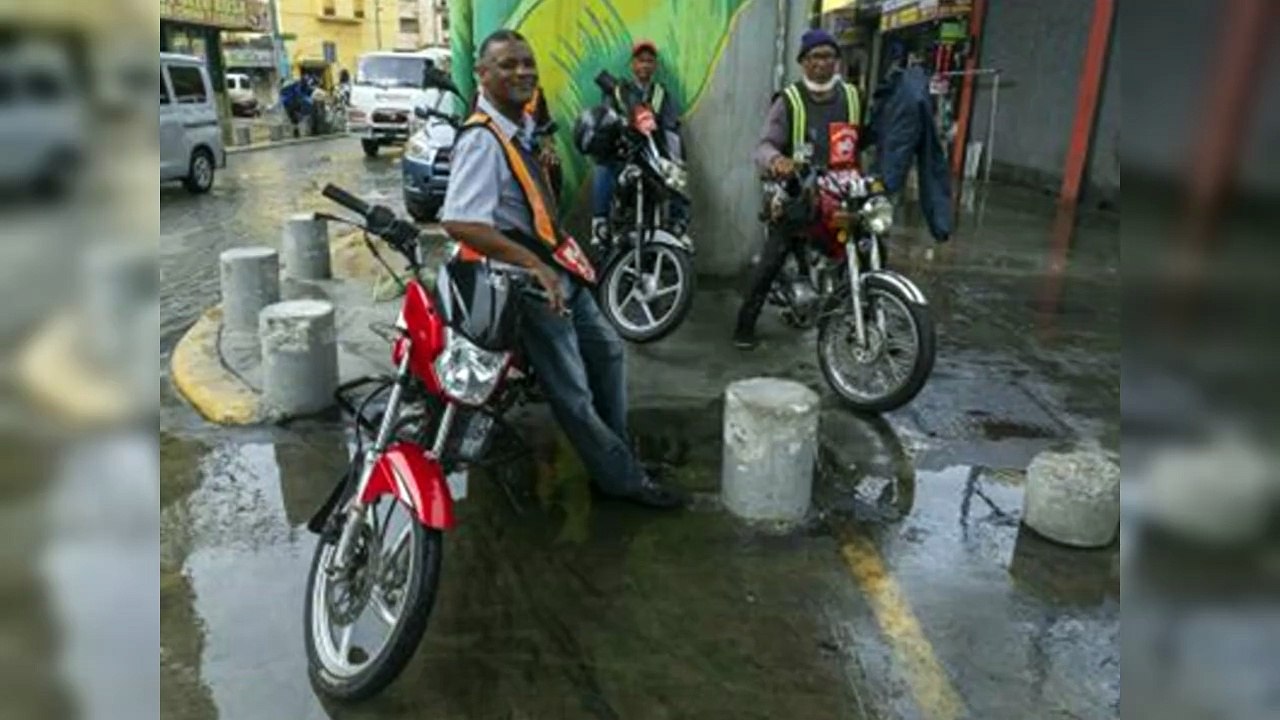 Motoconchistas, el oficio que sirve para sobrevivir entre los jóvenes