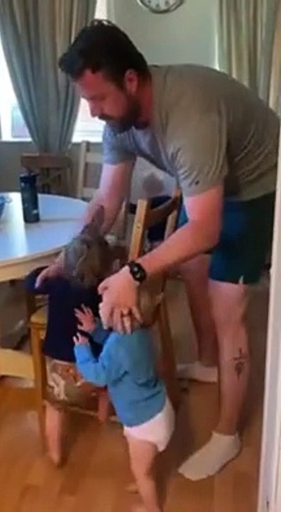 Cute three siblings new viral funny video 😂📸#dad vs siblings new viral video 😍#shorts #shortvideos #viralvideo #viralshort #funny #funnyvideos #comedy #siblings #kid #baby