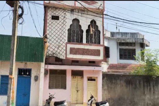 ACB-EOW raid: अंबिकापुर में 2 कारोबारी भाइयों के घर ACB और EOW का छापा, डीएमएफ घोटाले में है नाम