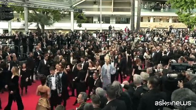 Da Joaquin Phoenix a Emma Stone: red carpet stellare a Cannes 2025 per Eddington