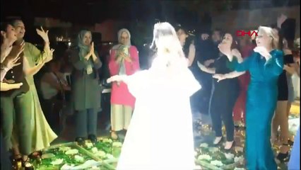 Kına eğlencesinde disko toplu gelinin üzerine düştü!