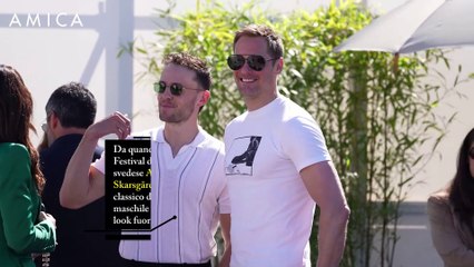 Shock chic: l'attore Alexander Skarsgård a Cannes stravolge il classico dress code maschile