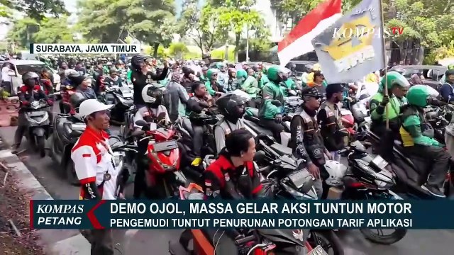 Suasana Pengemudi Ojek Online Demo di Kawasan Patung Kuda Tuntut Potongan Tarif Aplikasi Diturunkan