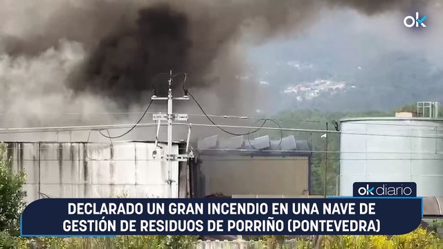 Declarado un gran incendio en una nave de gestión de residuos de Porriño (Pontevedra)