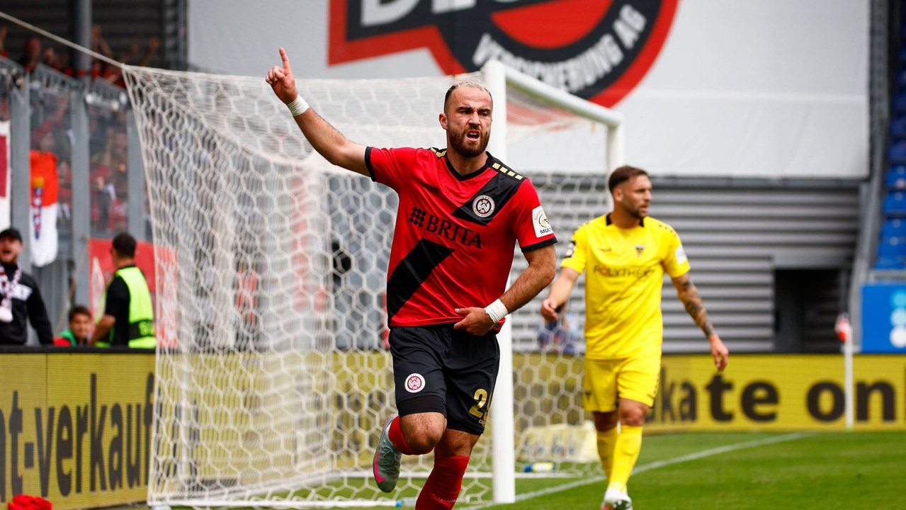 Kaya ballert sich zur Torjägerkanone: Doppelpack zum Sieg gegen Aachen