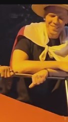 Araujo llama "fumador" a Szczesny y este se la devuelve... ¡Fumando!