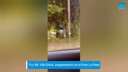 13 y 98: lleno de agua en el límite de Villa Elvira y Barrio Aeropuerto