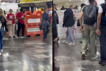 Integrantes de la CNTE toman líneas del STC Metro en CDMX