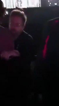 Eurovision - Deux manifestants pro-palestiniens ont essayé de monter sur scène pendant la prestation de la chanteuse Israélienne pour l'asperger en direct de peinture rouge