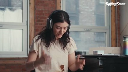 #Lorde Explains Her Newfound Love For Her Electronic Devices