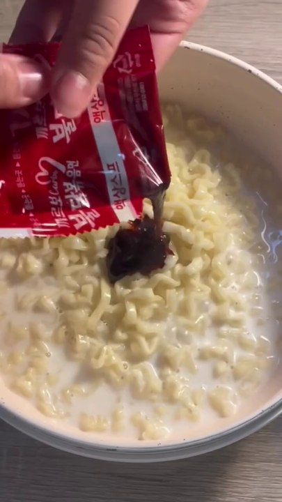 Korean Cheese Ramyun