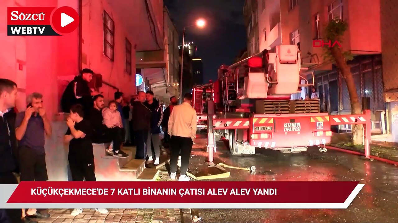 Küçükçekmece'de 7 katlı binanın çatısı alev alev yandı; havai fişek iddiası