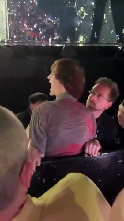 Eurovision : La candidate Israélienne a remporté les voix du public en arrivant en tête mais a été plombée par les jurys européens - Les images des manifestants qui ont voulu monter sur scène