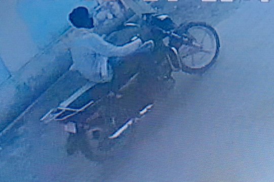 swm news: पलक झपकते ही उड़ा रहे बाइक, पुलिस के हाथ खाली