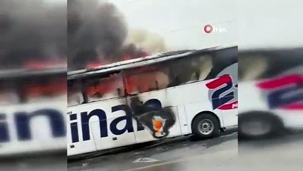 Mersin'de seyir halindeki otobüs alev topuna döndü!