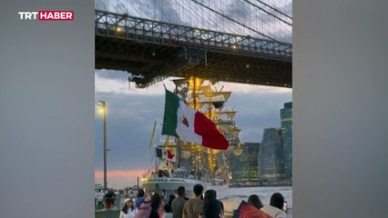 Meksika donanmasına ait gemi Brooklyn Köprüsü'ne çarptı