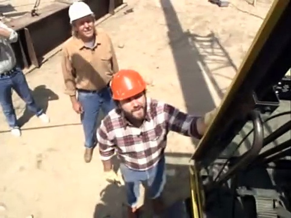 Hör mal, wer da hämmert S04E02-Ein läppischer Kratzer