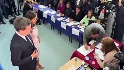 Romanya’da halk cumhurbaşkanlığı seçimi ikinci tur oylaması için sandık başında