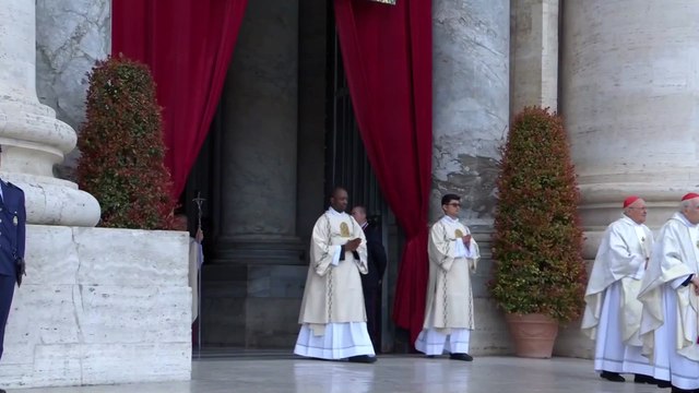 Pope Leo gives blessing as inaugural Mass starts